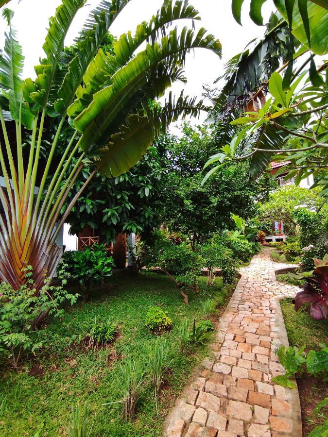 Hotel Benjamin Ambatoloaka  Exterior photo